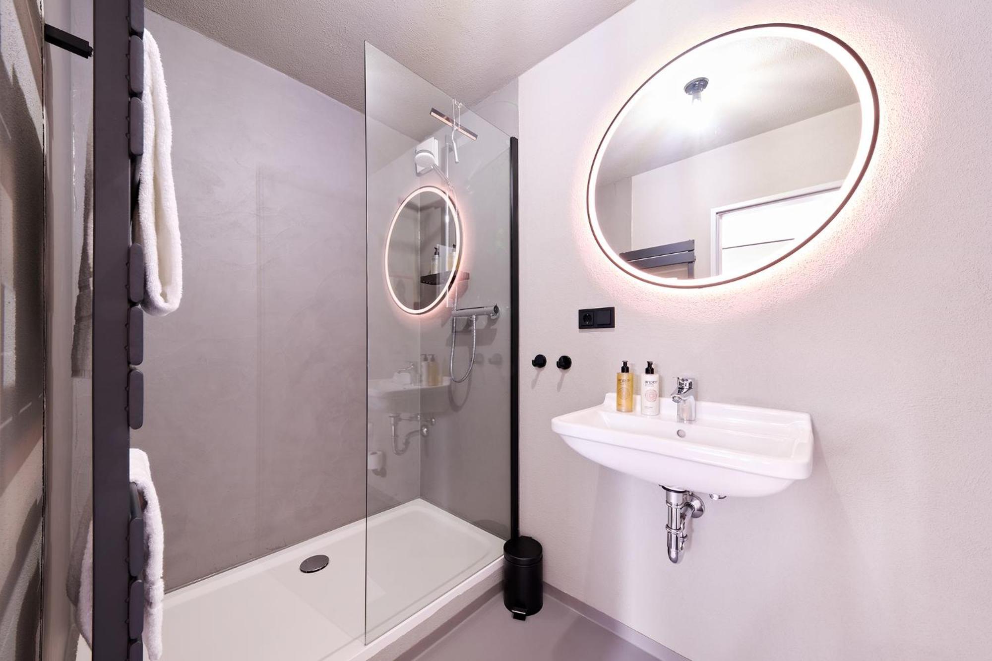 Ferienwohnung Xzllenz Kueche Bad S-Bahn Parken Smart-Tv Wellbeing Neunkirchen am Sand Exterior foto