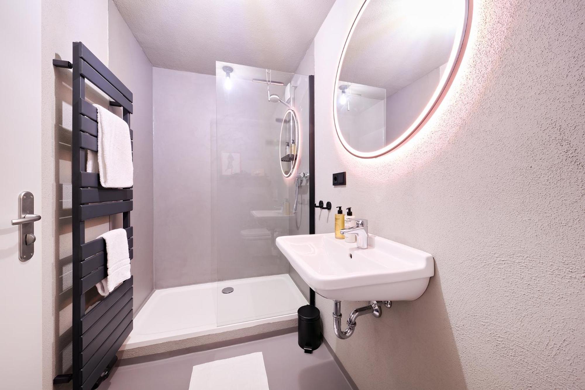 Ferienwohnung Xzllenz Kueche Bad S-Bahn Parken Smart-Tv Wellbeing Neunkirchen am Sand Exterior foto