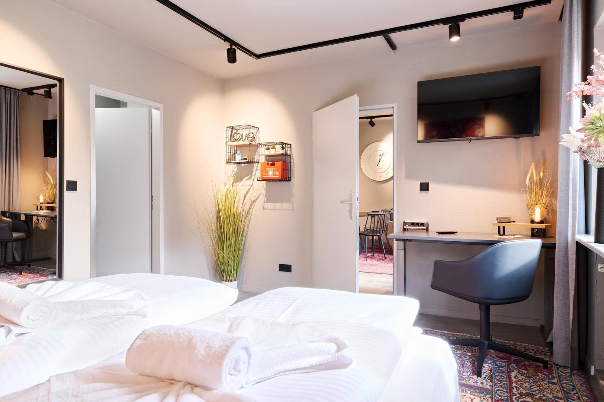 Ferienwohnung Xzllenz Kueche Bad S-Bahn Parken Smart-Tv Wellbeing Neunkirchen am Sand Exterior foto