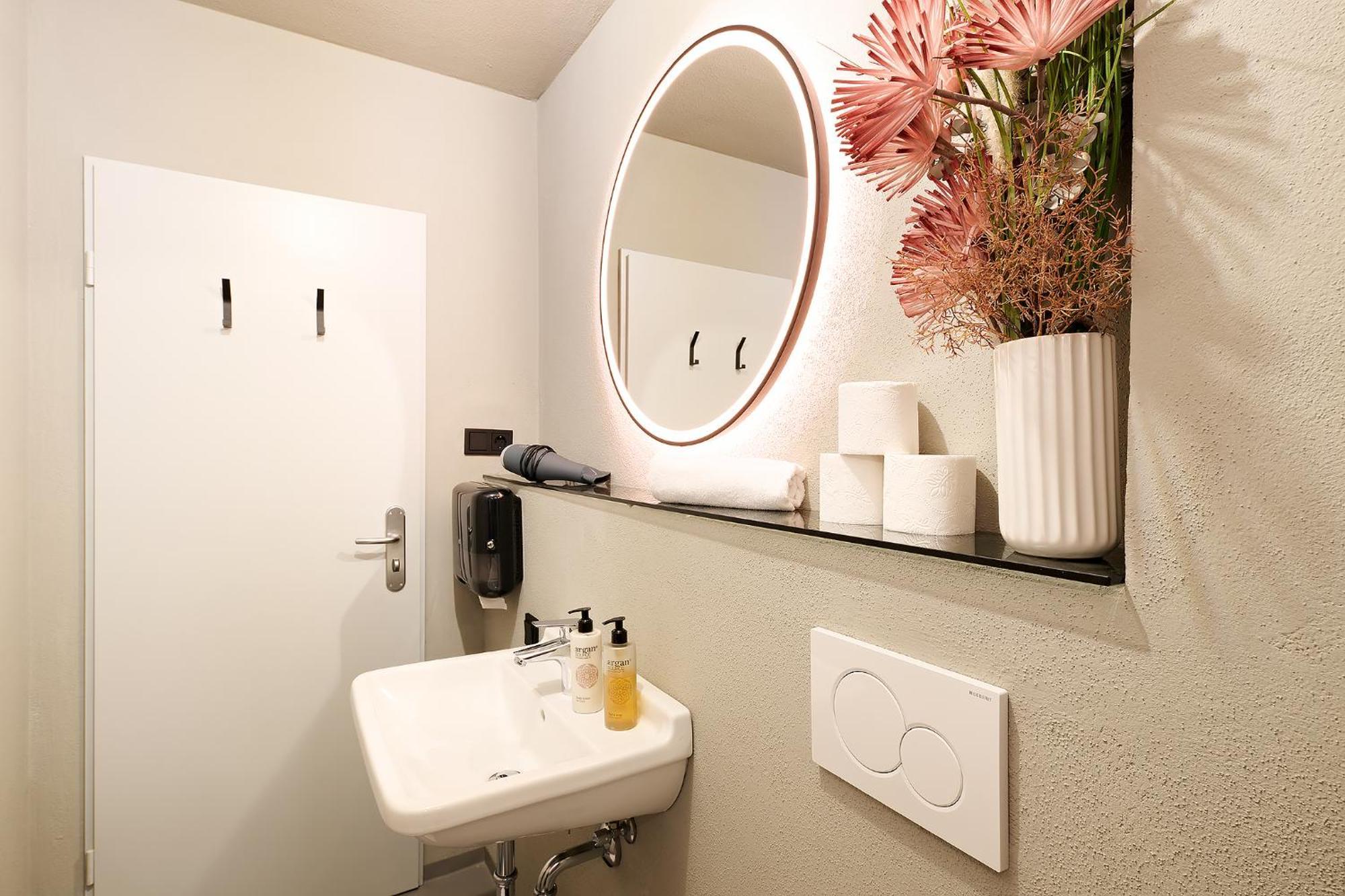 Ferienwohnung Xzllenz Kueche Bad S-Bahn Parken Smart-Tv Wellbeing Neunkirchen am Sand Zimmer foto